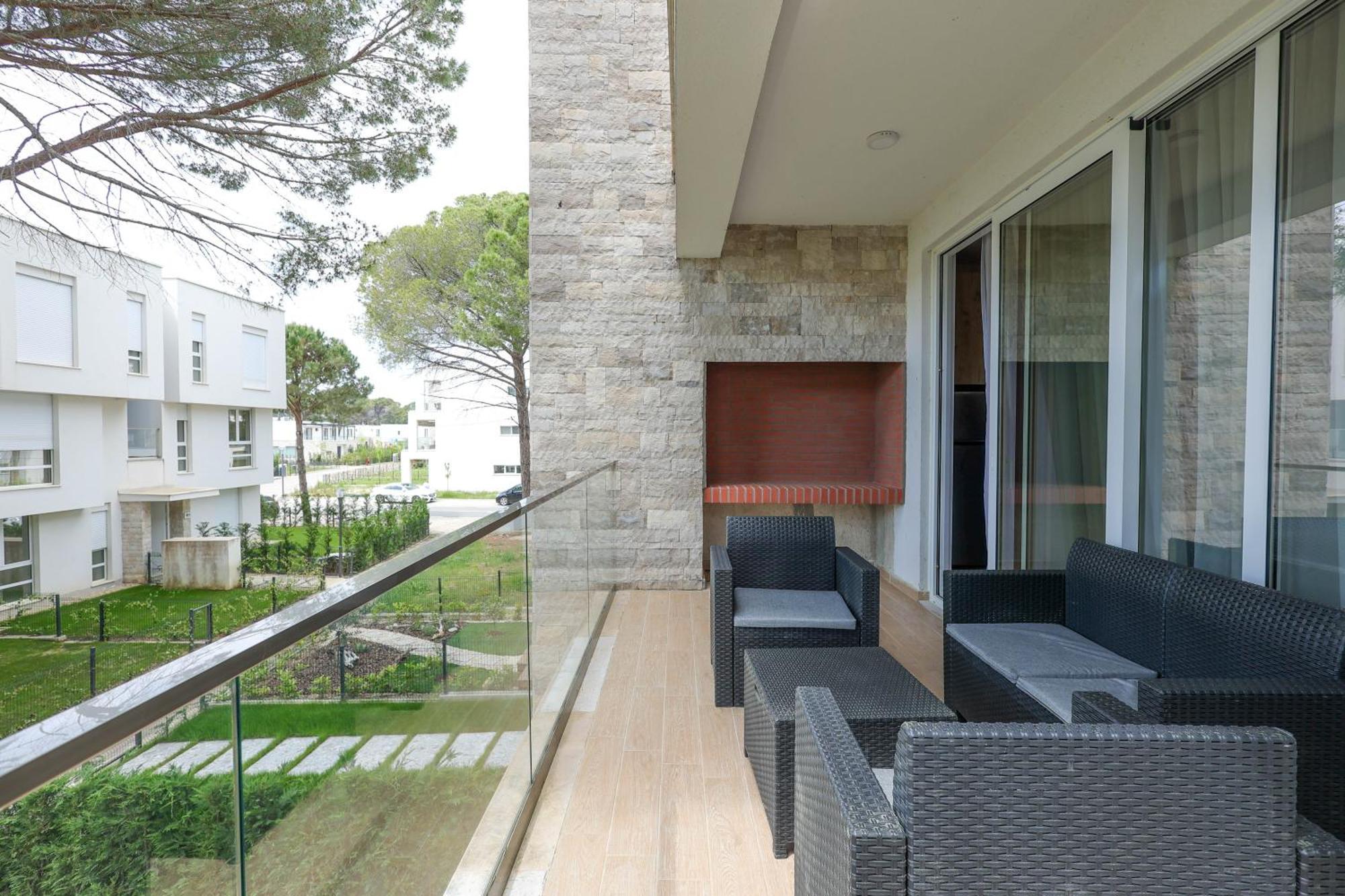 Sanpietro Vacation Apartments Дуррес Экстерьер фото