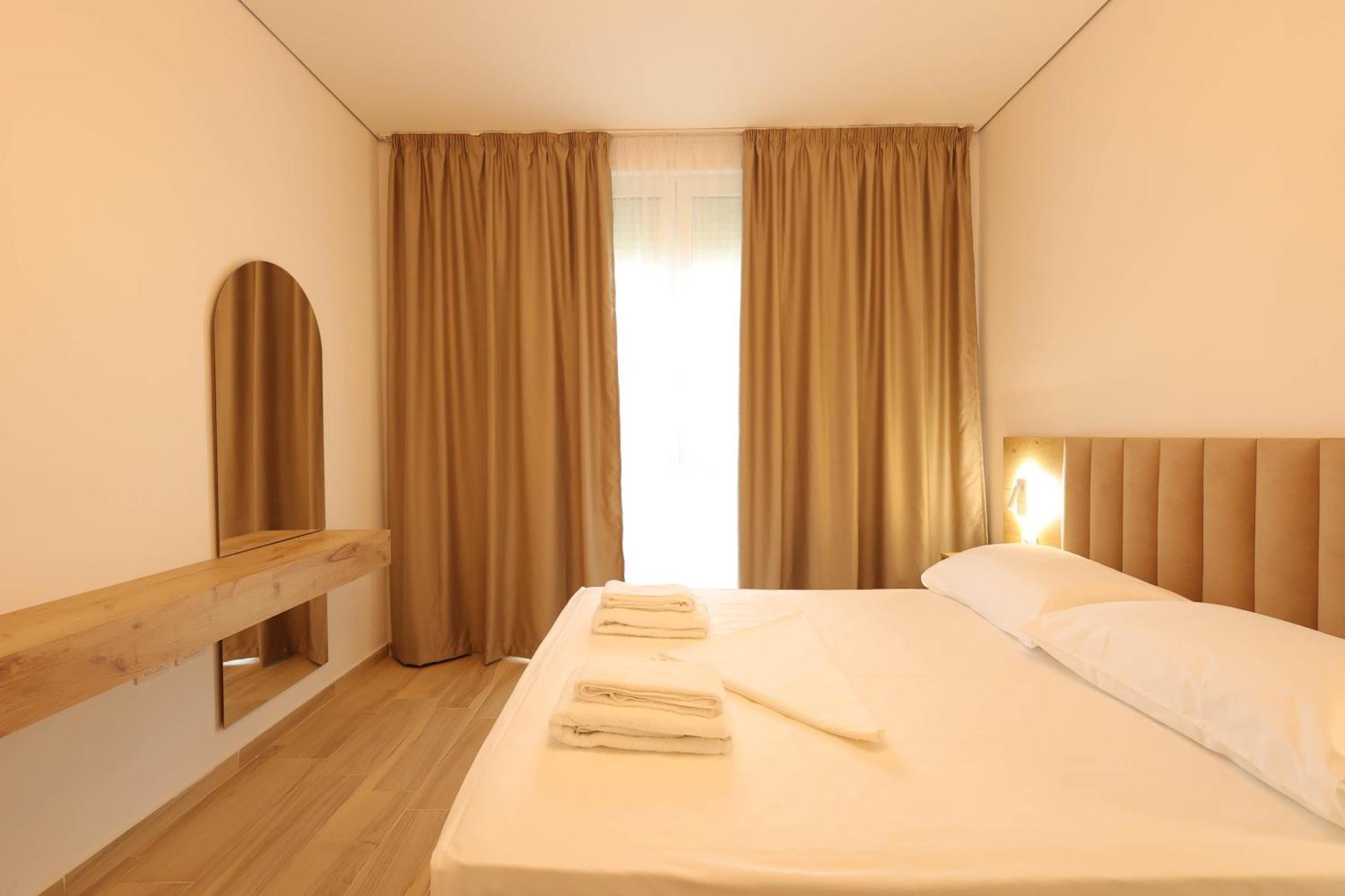 Sanpietro Vacation Apartments Дуррес Экстерьер фото