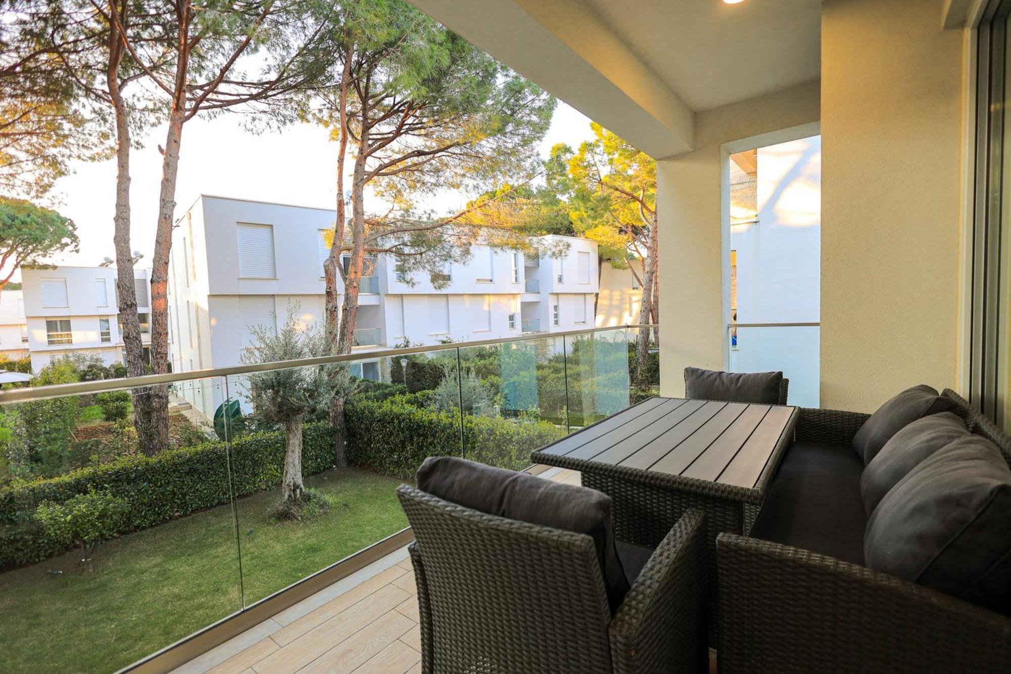 Sanpietro Vacation Apartments Дуррес Экстерьер фото