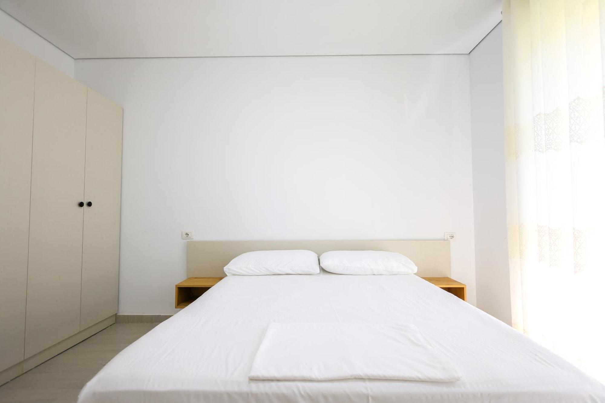 Sanpietro Vacation Apartments Дуррес Экстерьер фото