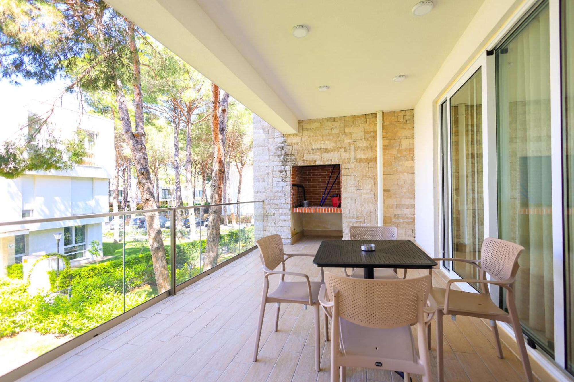 Sanpietro Vacation Apartments Дуррес Экстерьер фото